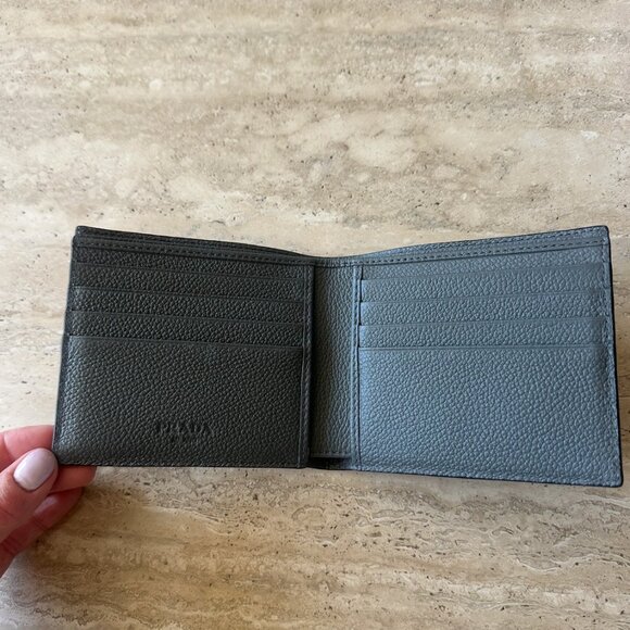 Authentic PRADA Portaf. Orizzontale Bi-fold Wallet 2MO513 - Picture 2 of 3
